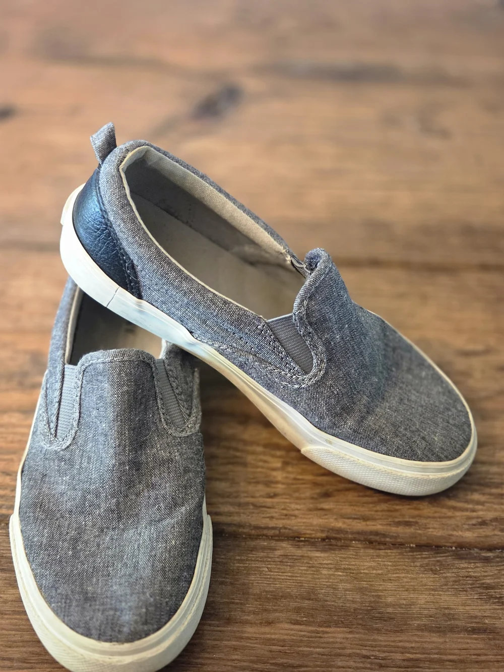Old Navy Kids Slip-On Canvas Shoes - Gray Size 3